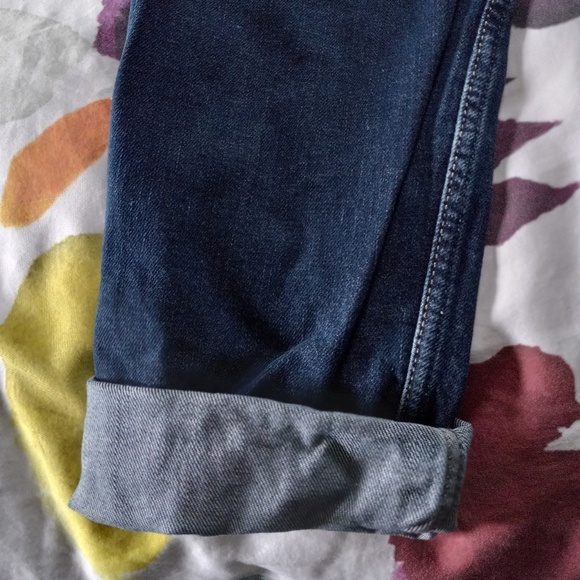 Silver- Mid-Rise Jeans- Women's- SZ 34 (Curvy Fit) - Picture 6 of 7